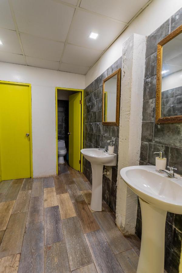 The Pod 33 Hotel 2*