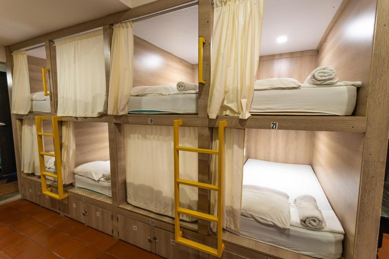 The Pod 33 Hotel 2*